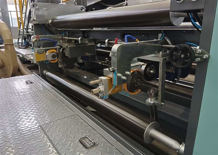Capacity 200 - 400 Kg/Hr Extrusion Coating Lamination Machine Max. Coating Speed 200 M/Min