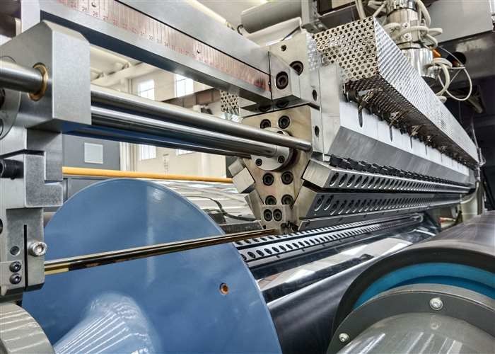 Capacity 200 - 400 Kg/Hr Extrusion Coating Lamination Machine Max. Coating Speed 200 M/Min