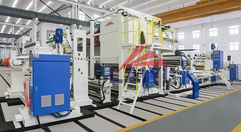 High Load Film Automatic Laminating Machine Anti Vibration 380V For Non-Woven Fabric In White And Blue