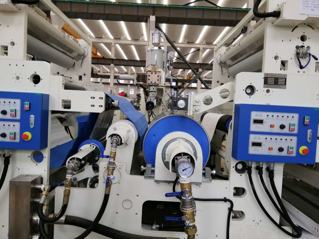 Automatic High Performance Extruder Plastic Lamination Machine With Special Screw Design in white and blue